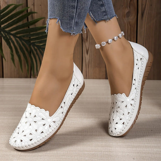 Női virágmintás, áttört, lélegző lapos cipő