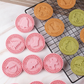 🍪 Ünnepi Hangulat a Konyhában! Karácsonyi Süti Formakészlet – Tökéletes Minták, Családi Öröm ✨
